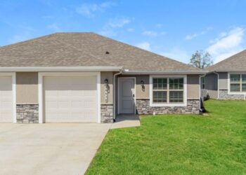 Elm Grove Luxury Rental Homes - 16732 Cross Creek Dr Belton MO | Zillow